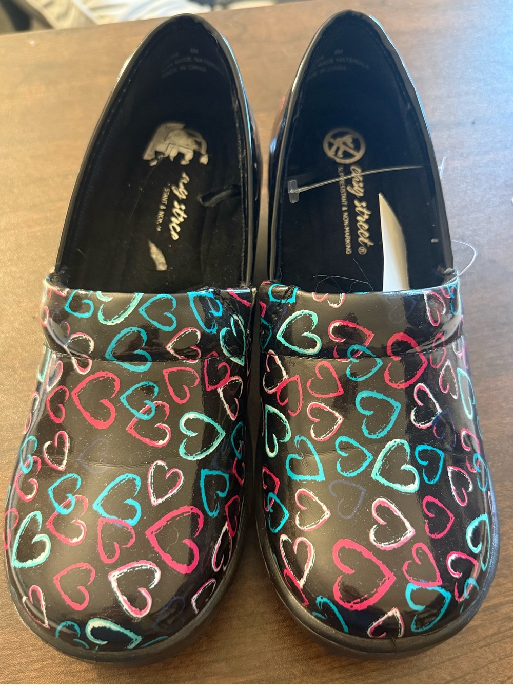 Easy Street - Heart Print Slip-on clogs - Women’s 8